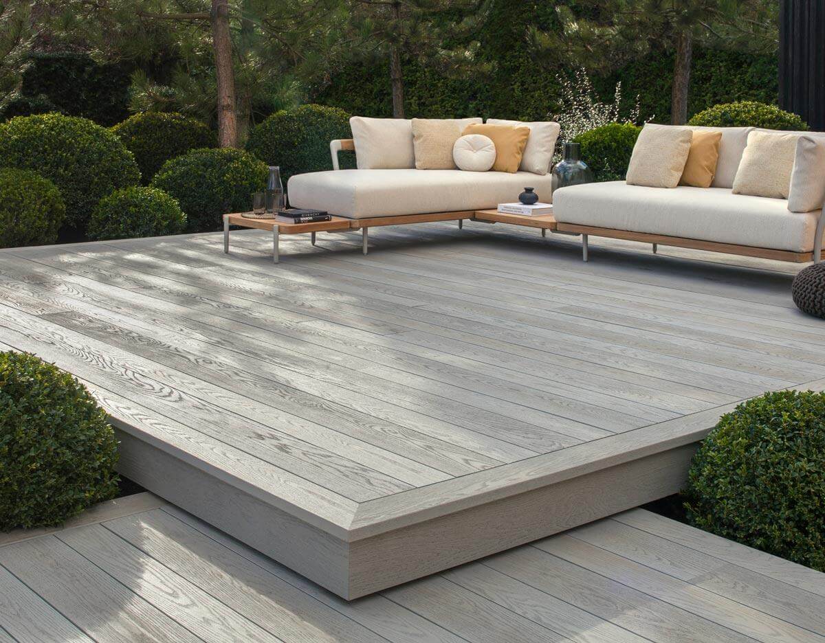 Millboard terras met een natuurlijke houtuitstraling