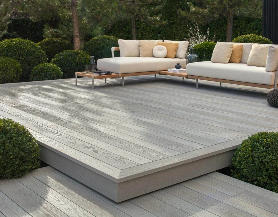 Millboard vlonderplanken toegepast op een terras