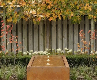 <p>Voeg sfeer en rust toe aan uw tuin met onze prachtige waterelementen. Van waterschalen tot watertafels, deze elementen creëren een ontspannen ambiance en zorgen voor een levendige uitstraling. Verkrijgbaar in diverse stijlen en maten, passen ze perfect in elke tuin. Duurzaam en gemakkelijk in onderhoud, waterelementen zijn de ideale manier om de natuur en schoonheid van water in uw buitenruimte te brengen.</p>
